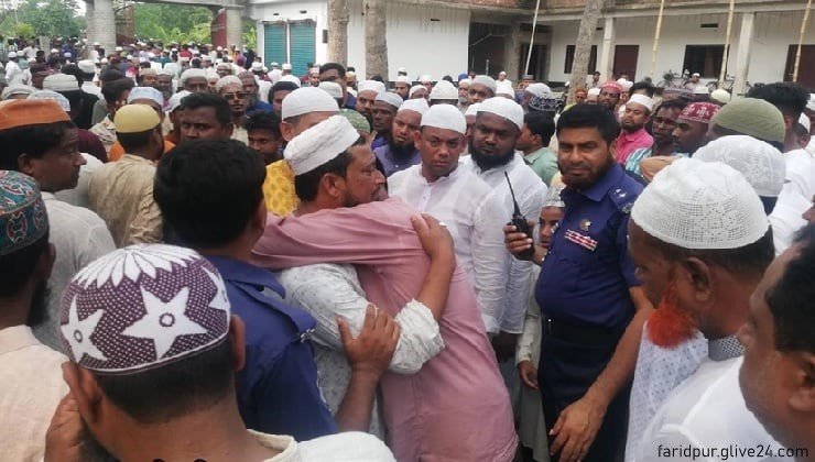 ছেলের জানাজায় বাবা প্যারোলে মুক্তি পেয়ে