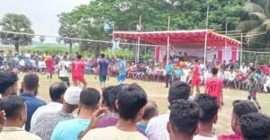  ভলিবল খেলা দেখতে হাজারো দর্শনার্থীর ভিড় ঈদের ছুটিতে