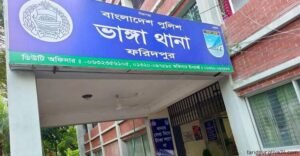 সংঘর্ষে ৬ গ্রামবাসী ছবি তোলা নিয়ে